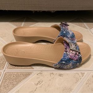 New crocs sandals
